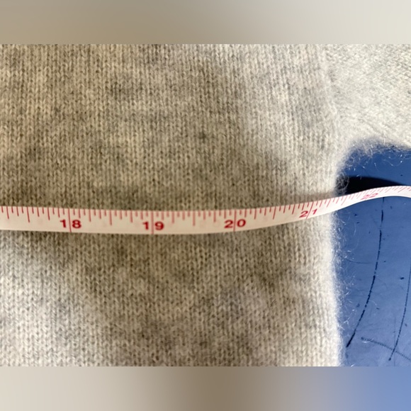 Aritzia Babaton hip length cardigan wool-cashmere blend, size Small, color grey - Picture 9 of 11